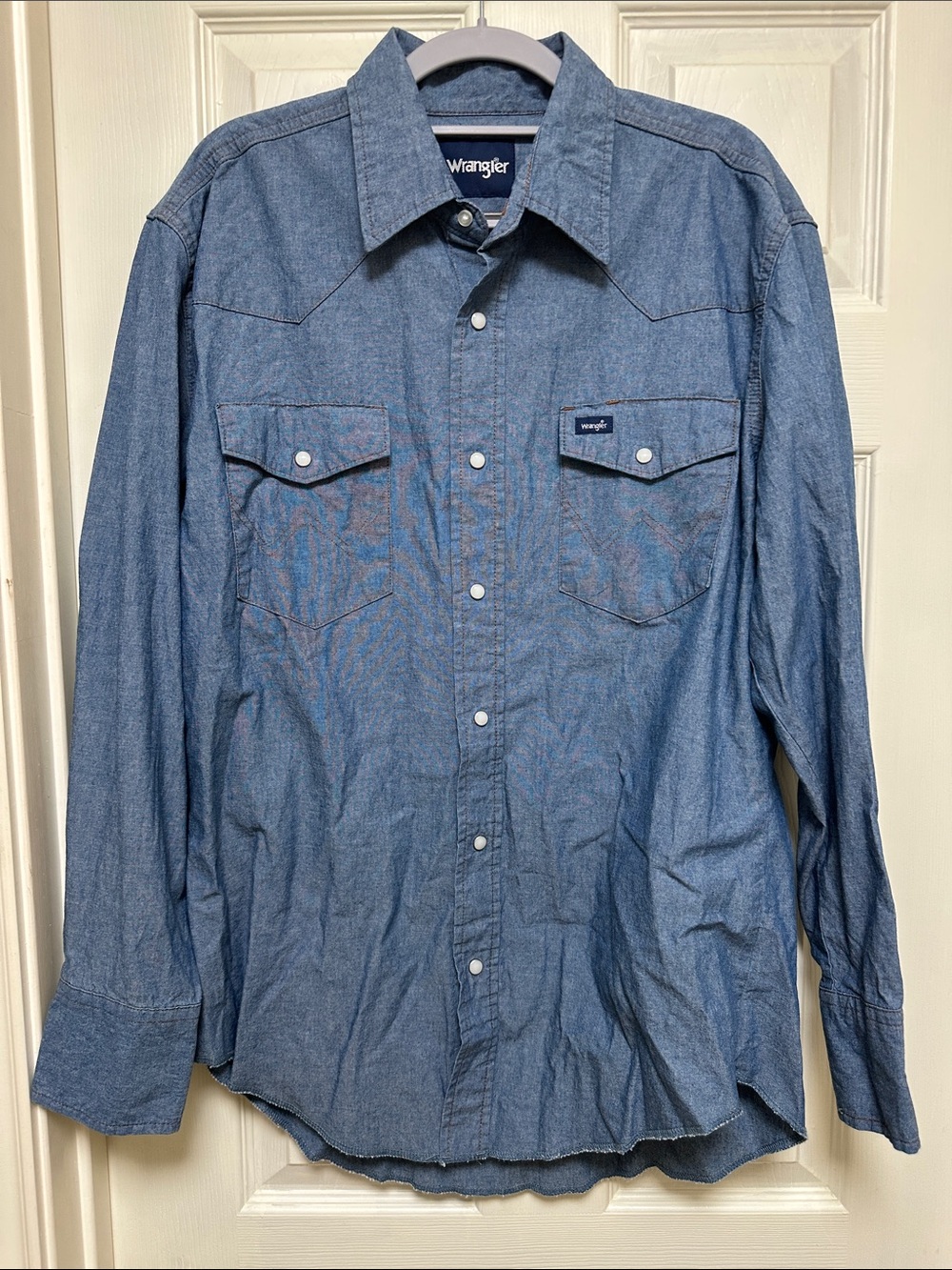Wrangler Men's Light Blue Chambray Western Button-Down Shirt